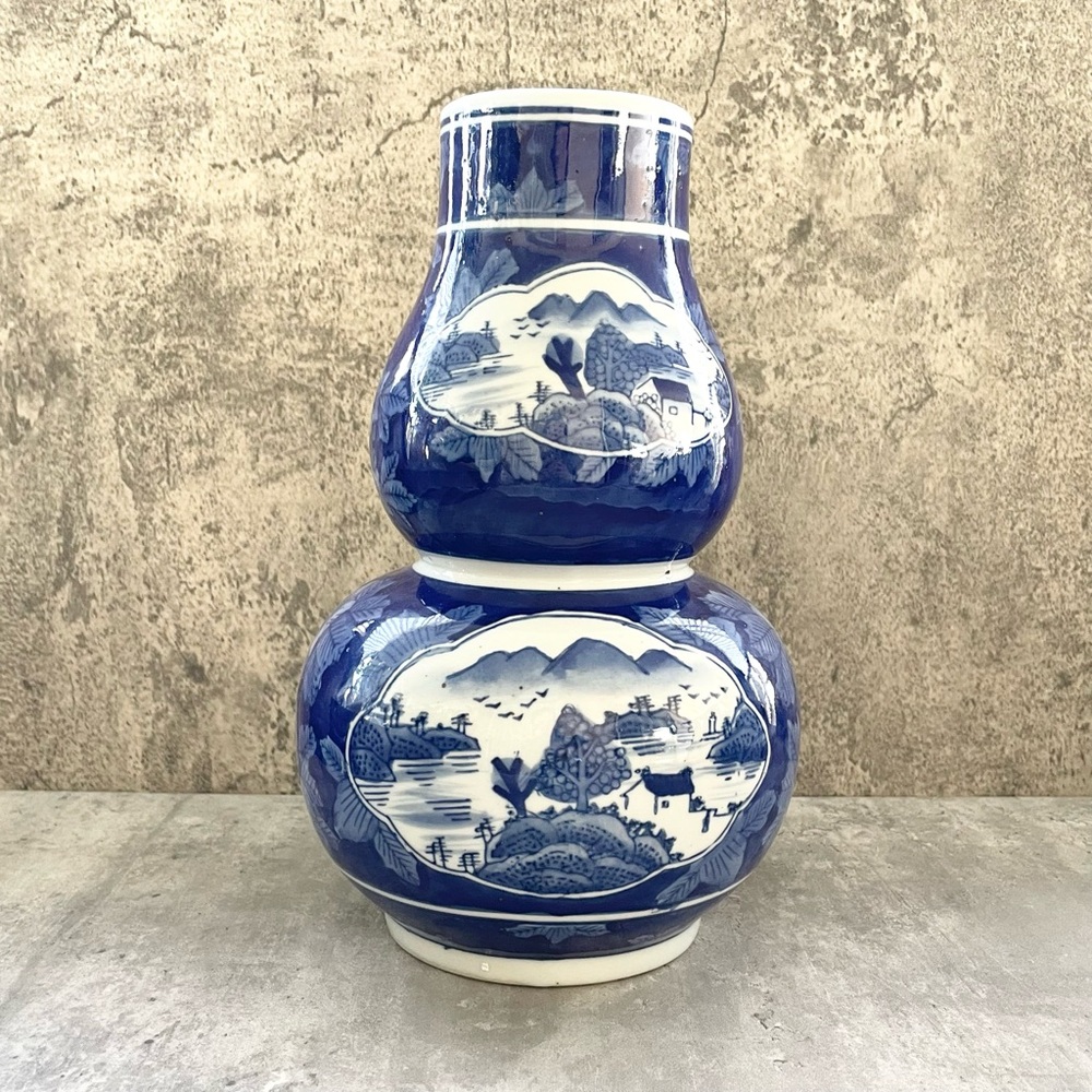 Vtg Chinoiserie Blue And White Porcelain Gourd Hand Painted Vase 11.5”